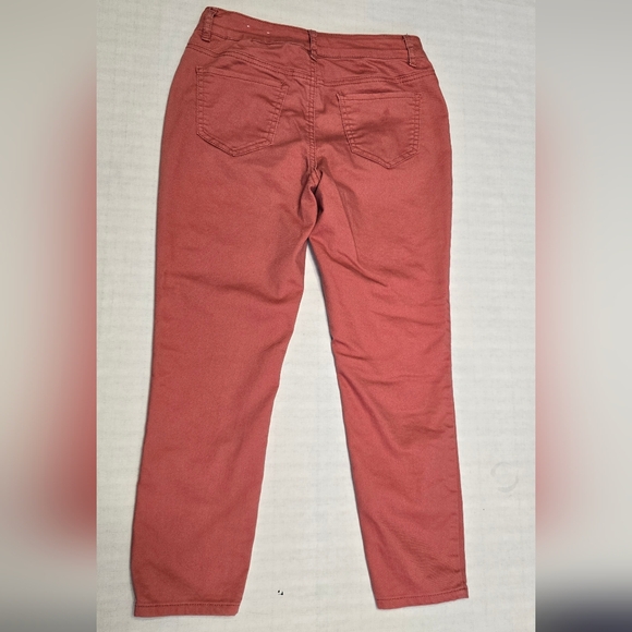 Women's Rust Jeans - Picture 9 of 10